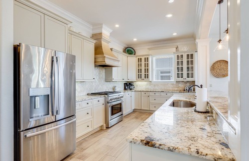 Frangista Beach House | Aqua Grande*HUGE Pool*Spa*Beach*Game Room*GolfCart*Beach Gear*Steps to Beach