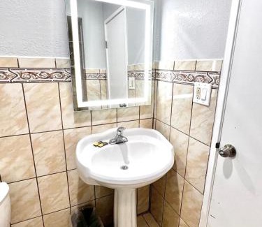 El Monte Hotel | Aqua Inn Motel