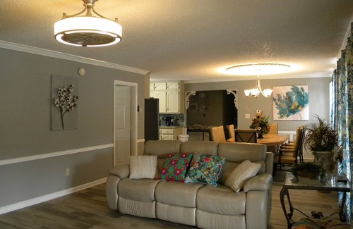 Jasper House | Aqua Vista- Perfect 2 family location
