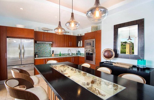Maho Condo | Aqua Vue in Porto Cupecoy by Personal Villas - Breathtaking Scenery