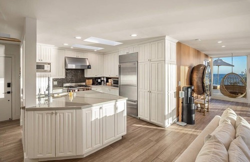 Eastern Malibu Apartment | Aqualina by Stay Awhile Villas