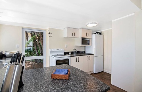 Moetapu Bay Cottage | Aquamarine Dreams - Marlborough Holiday Home