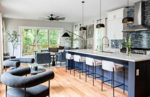 East Atlanta Apartment | Aquarius Rising