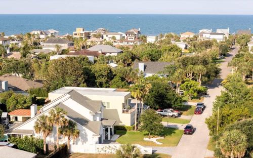 Atlantic Shores House | AquaTerra Heated Pool Beachside and Game Room