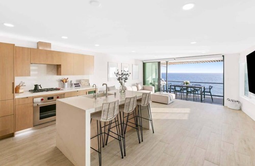 Eastern Malibu House | Aquazzura - By Stay Awhile Villas