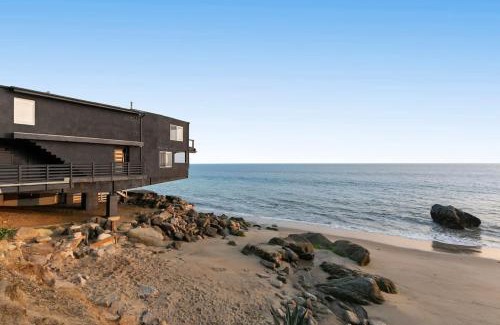 Eastern Malibu House | Aquazzura - By Stay Awhile Villas