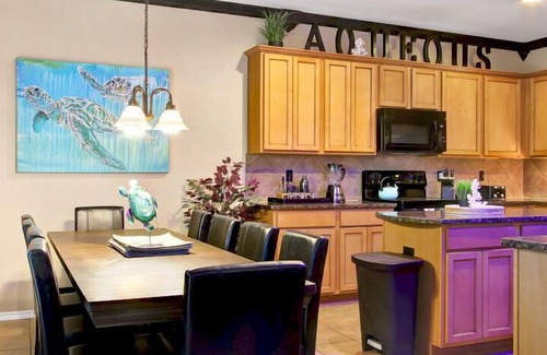 San Antonio House | Aqueous - A Birdy Vacation Rental