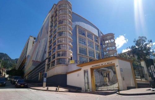La Candelaria House | AQUI ME QUEDO here I Stay