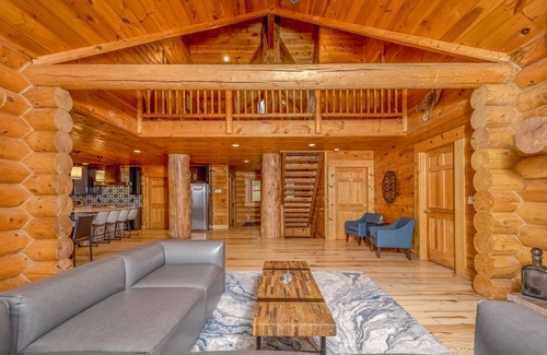 North Glade Hills House | Ar'ya Relaxed Chalet | Dock Slip + Hot Tub