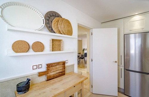 Marbella Apartment | AR23 - Holiday flat, Puerto Banus by Roomservices