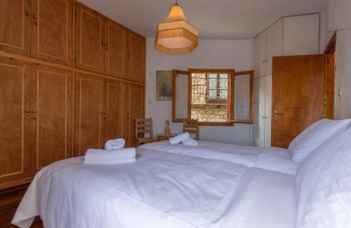 Arachova Ski Chalet | ARACHOVA MOUNTAIN VIEW