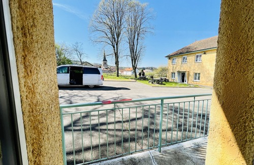 Forges-les-Bains Apartment | Aramis: Apartment 300 meters from the spa (free parking)