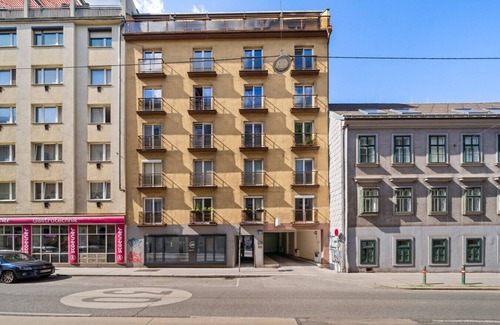 Schottenfeld Apartment | Arbio I Flora Collection