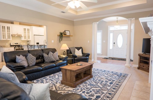 Valdosta House | Arbor Run Oasis: Southern Charm & Modern Elegance
