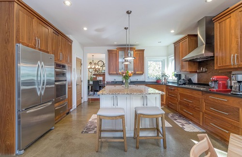 Queenswood House | Arbutus Haven