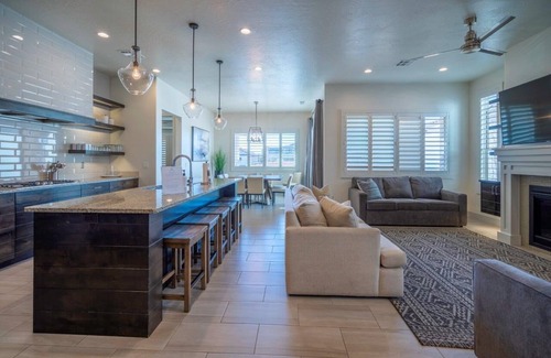 Santa Clara House | Arcadia 41 | PRIVATE Hot Tub * Arcades * Sleeps 16