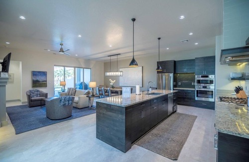 Santa Clara House | Arcadia 5 | Poolside * PRIVATE Hot Tub * Sleeps 18