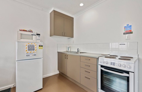 Woolston Hotel | Arcadia Motel