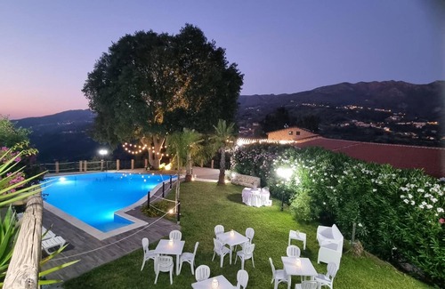 Sant'Angelo di Brolo Apartment | 'Arcaloro Resort Infinito' Room with Mountain View and Hot Tub