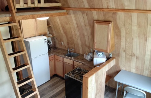 Mountain City House | Arched Cabin near Damascus, VA