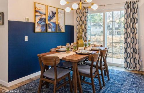 Shorewood-Tower Hills-Harbert House | Archer's Retreat Sleeps 10