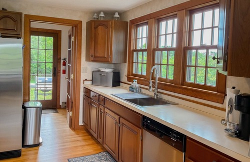 Madaket House | Architect-designed home on 1 acre with peaceful pond views