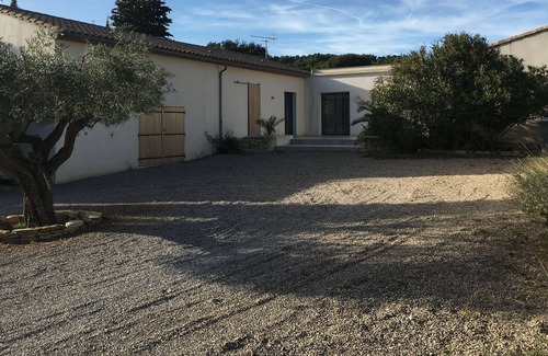 Armissan Villa | Architect-designed house near the sea