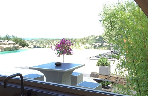 Ollioules Villa | Architect-designed villa with pool and jacuzzi, sea view
