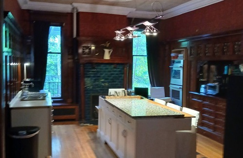Downtown Minneapolis House | Architect's Brownstone Mansion 5B5B, Porch, Garden