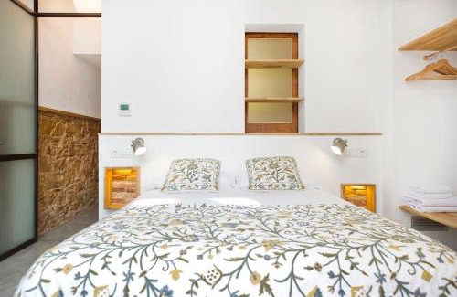 El Poble-sec Apartment | Architects Home By MyRentalHost