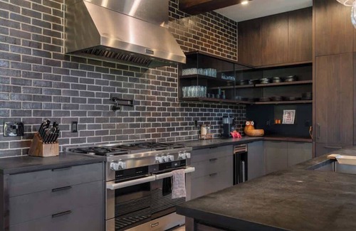 Cle Elum House | Architecturally-Stunning, Custom Cle Elum Luxury Retreat Main House + Guest Ho