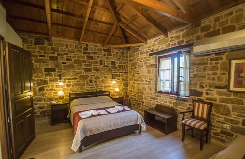 Kambos Hotel | Archontiko Riziko