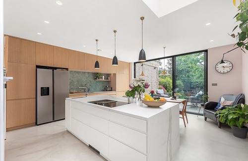 Junction House | Archway Garden, by Veeve
