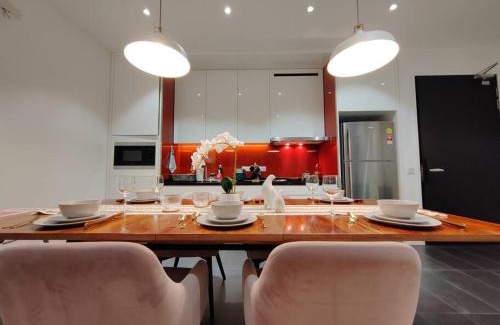 Mont Kiara Apartment | Arcoris Mont Kiara 18# Sunway 163 Mall# 1 Mont Kiara # 2 BR with Balcony 2-4 Pax