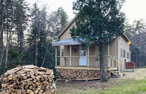Wilmington House | Arctic Circle - Mount Snow ski house at Chimney Hill with Tesla/EV charger!