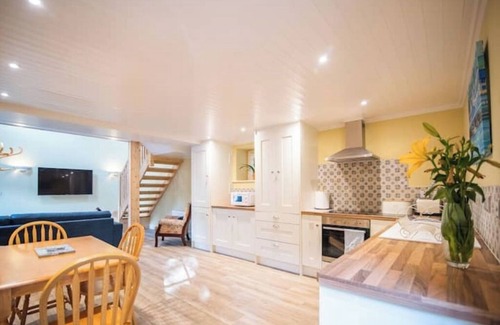 Clonakilty Cottage | Ardnavaha House Poolside Cottage 3nn