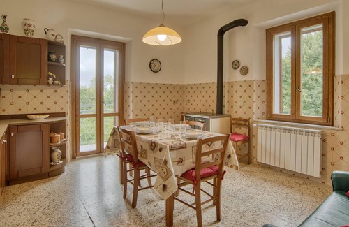 Piancastagnaio Apartment | Are you looking for a family-friendly vacation spot in beautiful surroundings? Then this vacation ap