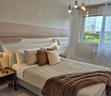 Malpica de Bergantinos Apartment | Arena Blanca