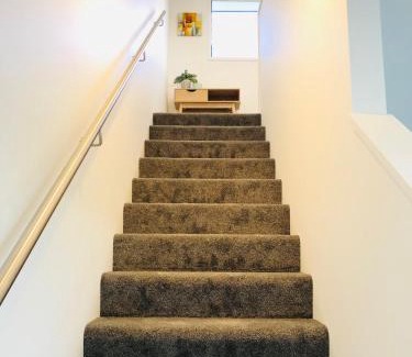 Addington Apartment | Arena,Railway Station Townhouse with Free car park