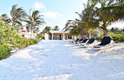 El Cuyo Apartment | Arena y Mar Beachfront House, El Cuyo by The Spot Rentals