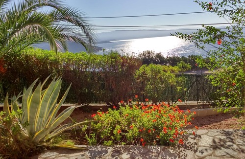 Cargese Apartment | ARIA: Large Studio 3*Clim, magnificent sea view, parking, wifi, near village.