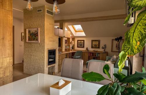 Old Town Apartment | ARIA Ultracentral Studio