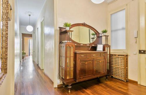 L'Antiga Esquerra de l'Eixample Apartment | Aribau Apartment