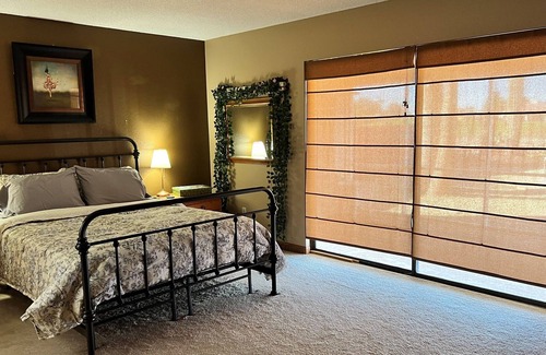 Arizona City House | Arizona City golf course home with pool and RV parking, pets allowed!
