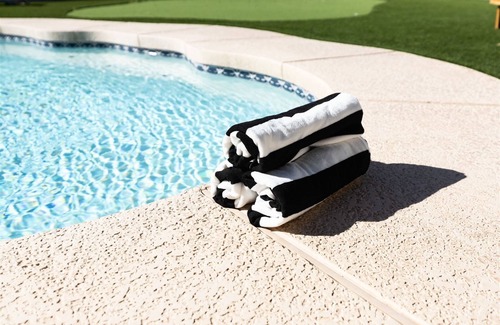 Tatum Ridge Parcels House | Arizona Paradise 4 Bed | Heated Pool Putting Green