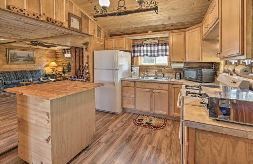 Friendship Apartment | Arkdale Studio Cabin with On-Site ATV Trails!