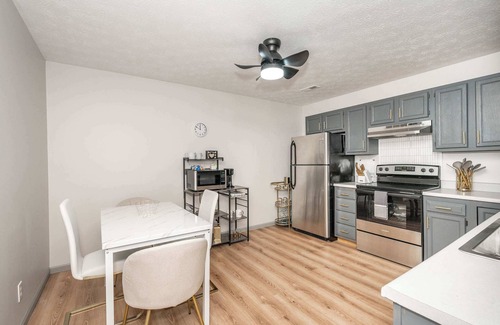 Williamstown House | Arkstone Retreat Suites, 3 in 1!