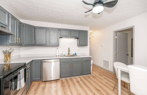 Williamstown House | Arkstone Retreat Suites, 3 in 1!