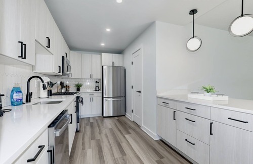 Aurora Highlands Apartment | Arlington Escape: 2BR Oasis Near D.C. & Airport