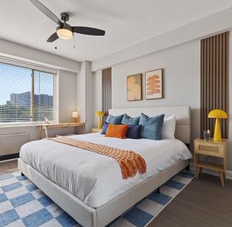 Radnor - Fort Myer Heights Apartment | Arlington Getaway - Trails, Metro & Free Parking